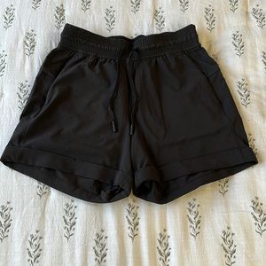 lululemon Spring Break Away Shorts size 2 black 3” inseam